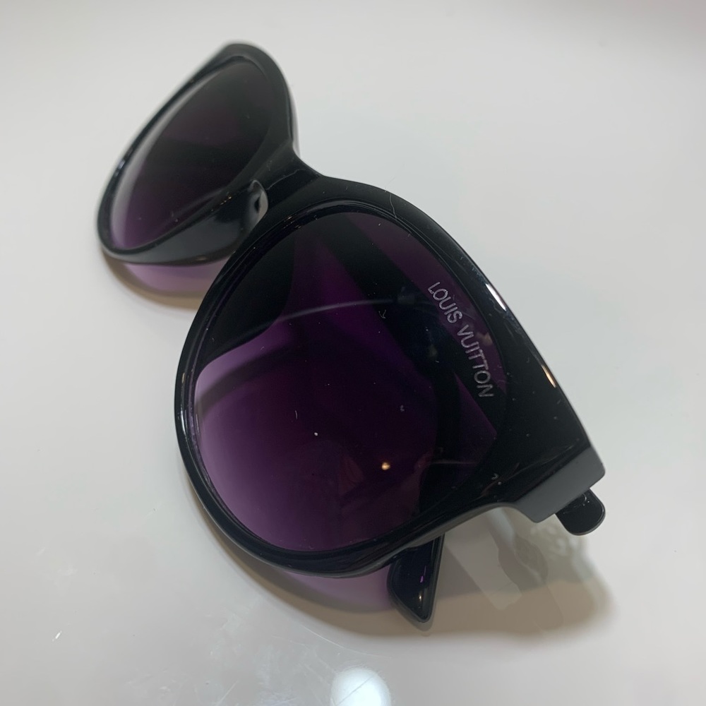 LOUIS VUITTON SUNGLASSES